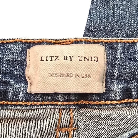 Uniq by Litz NWT Light Wash High Rise Raw Hem Flare Leg Jeans Sz 29 - Picture 7 of 9